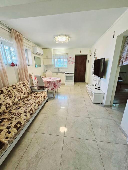Almond Tree View Appartement Jeruzalem Buitenkant foto